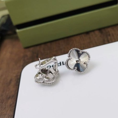 [Luxe Jewelry]CLOVER MEDIUM STUD EARRINGS