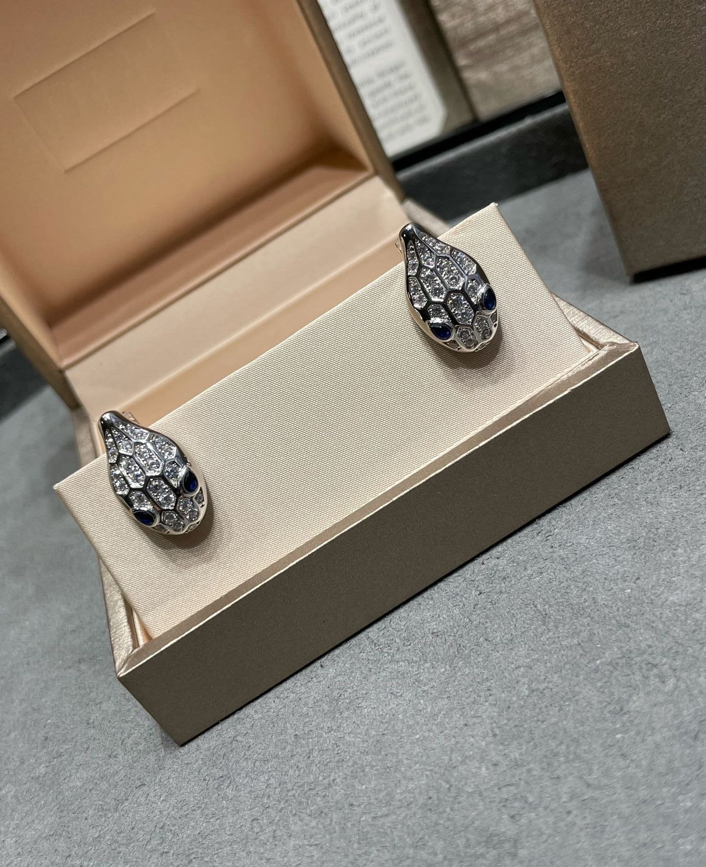 [Luxe Jewelry]SERPENT DIAMOND STUD EARRINGS