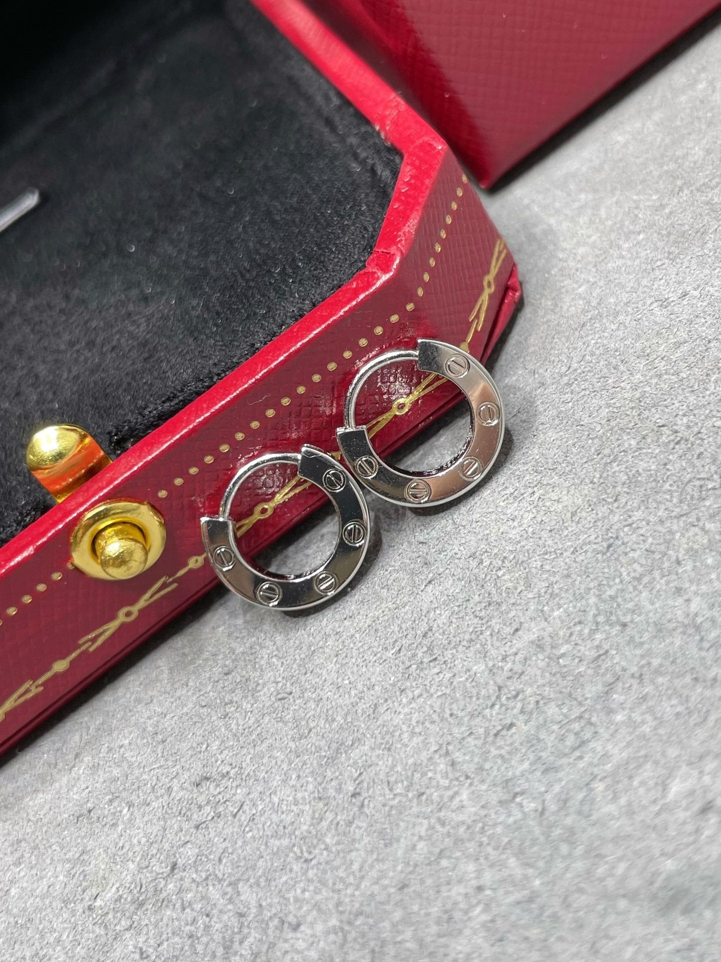 [Luxe Jewelry]LOVE MINI EARRINGS