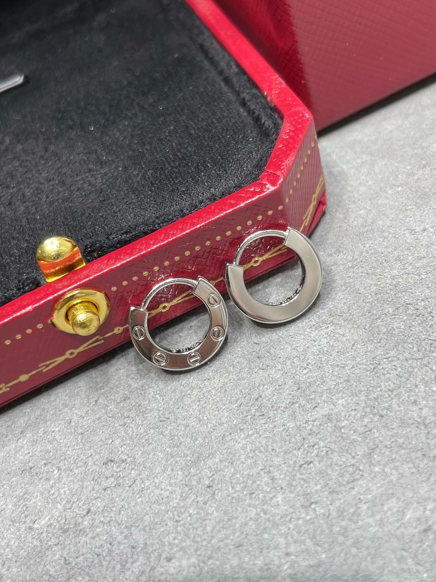 [Luxe Jewelry]LOVE MINI EARRINGS