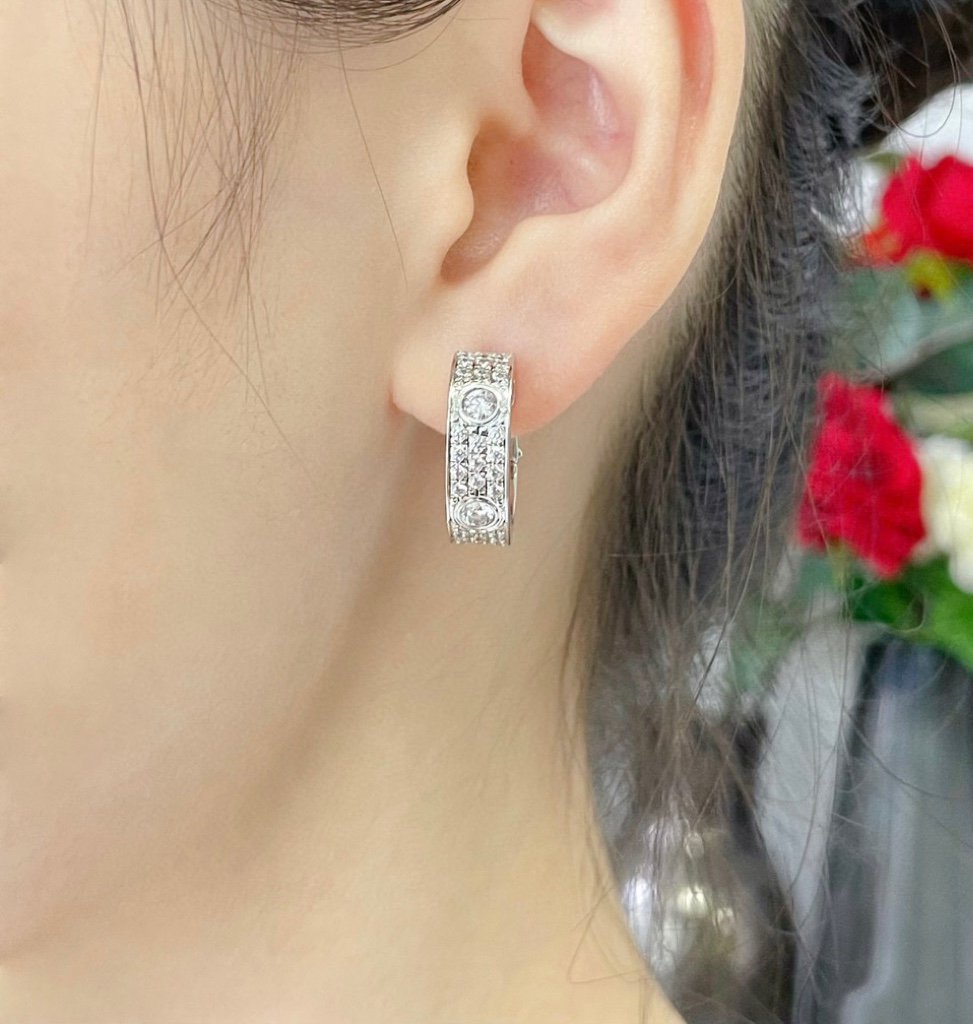 [Luxe Jewelry]LOVE 5.5MM DIAMOND PAVED EARRINGS