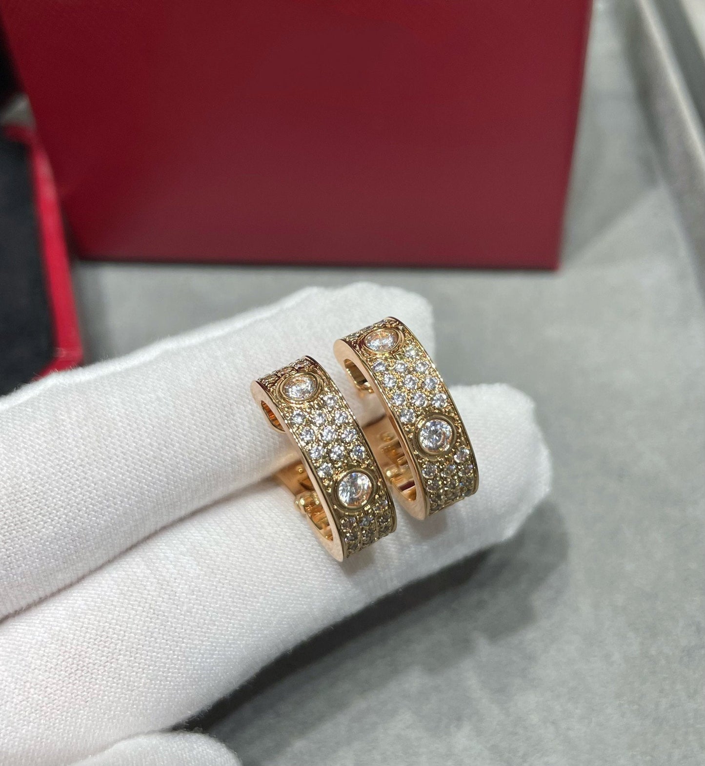 [Luxe Jewelry]LOVE 5.5MM DIAMOND PAVED EARRINGS