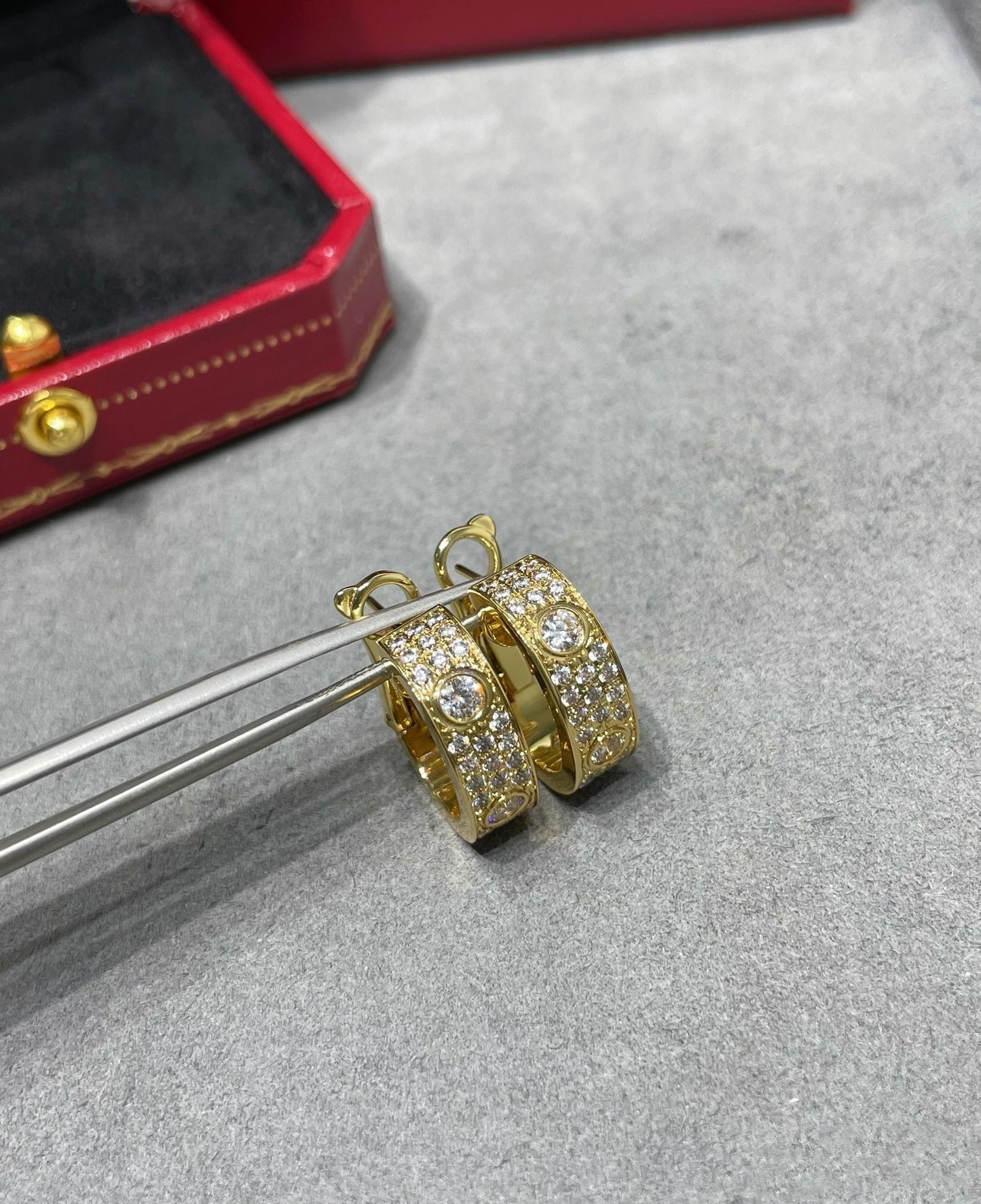 [Luxe Jewelry]LOVE 5.5MM DIAMOND PAVED EARRINGS