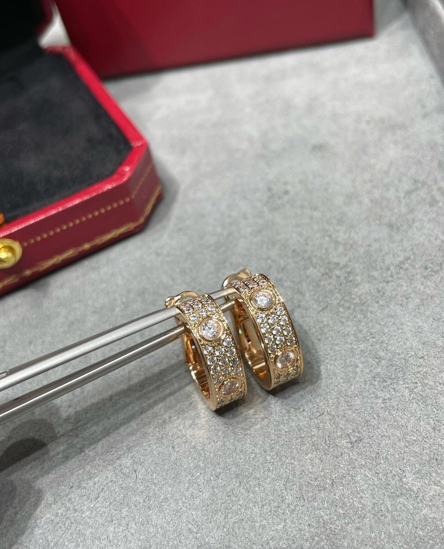[Luxe Jewelry]LOVE 5.5MM DIAMOND PAVED EARRINGS