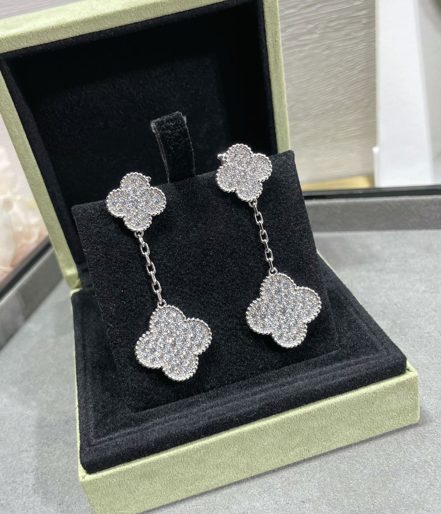 [Luxe Jewelry]CLOVER 2 MOTIFS DIAMOND PAVED SILVER EARRINGS