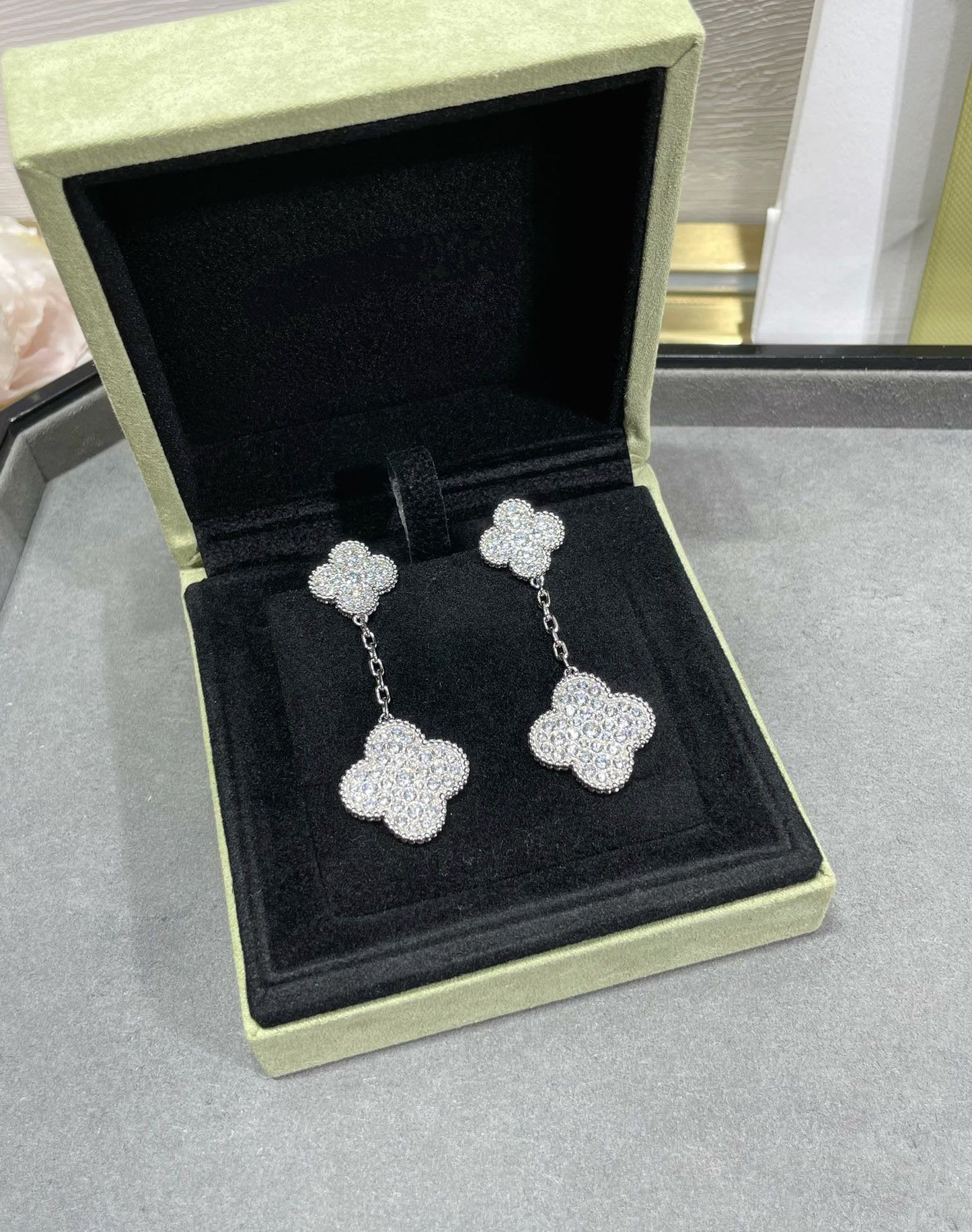 [Luxe Jewelry]CLOVER 2 MOTIFS DIAMOND PAVED SILVER EARRINGS