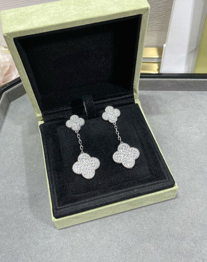 [Luxe Jewelry]CLOVER 2 MOTIFS DIAMOND PAVED SILVER EARRINGS