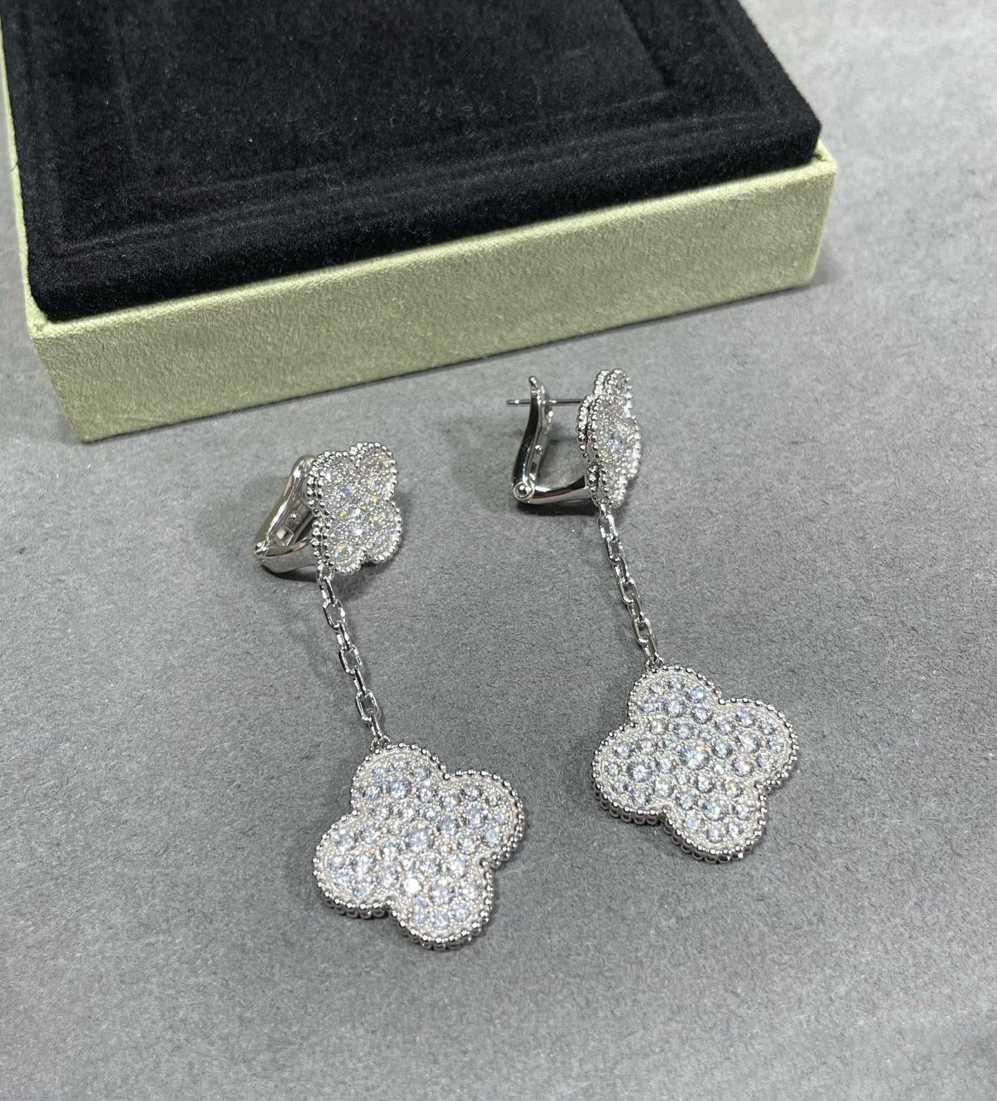 [Luxe Jewelry]CLOVER 2 MOTIFS DIAMOND PAVED SILVER EARRINGS