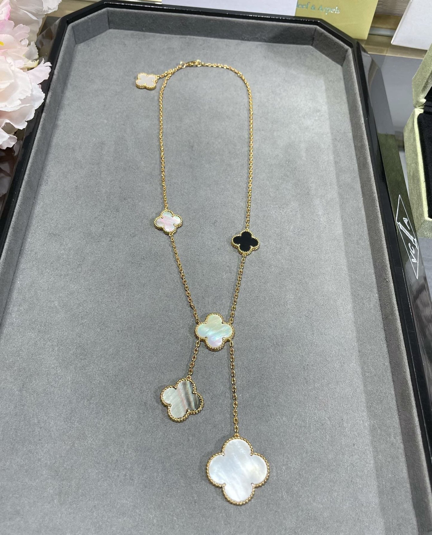 [Luxe Jewelry]CLOVER 6 MOTIF MOP ONYX GOLD NECKLACE