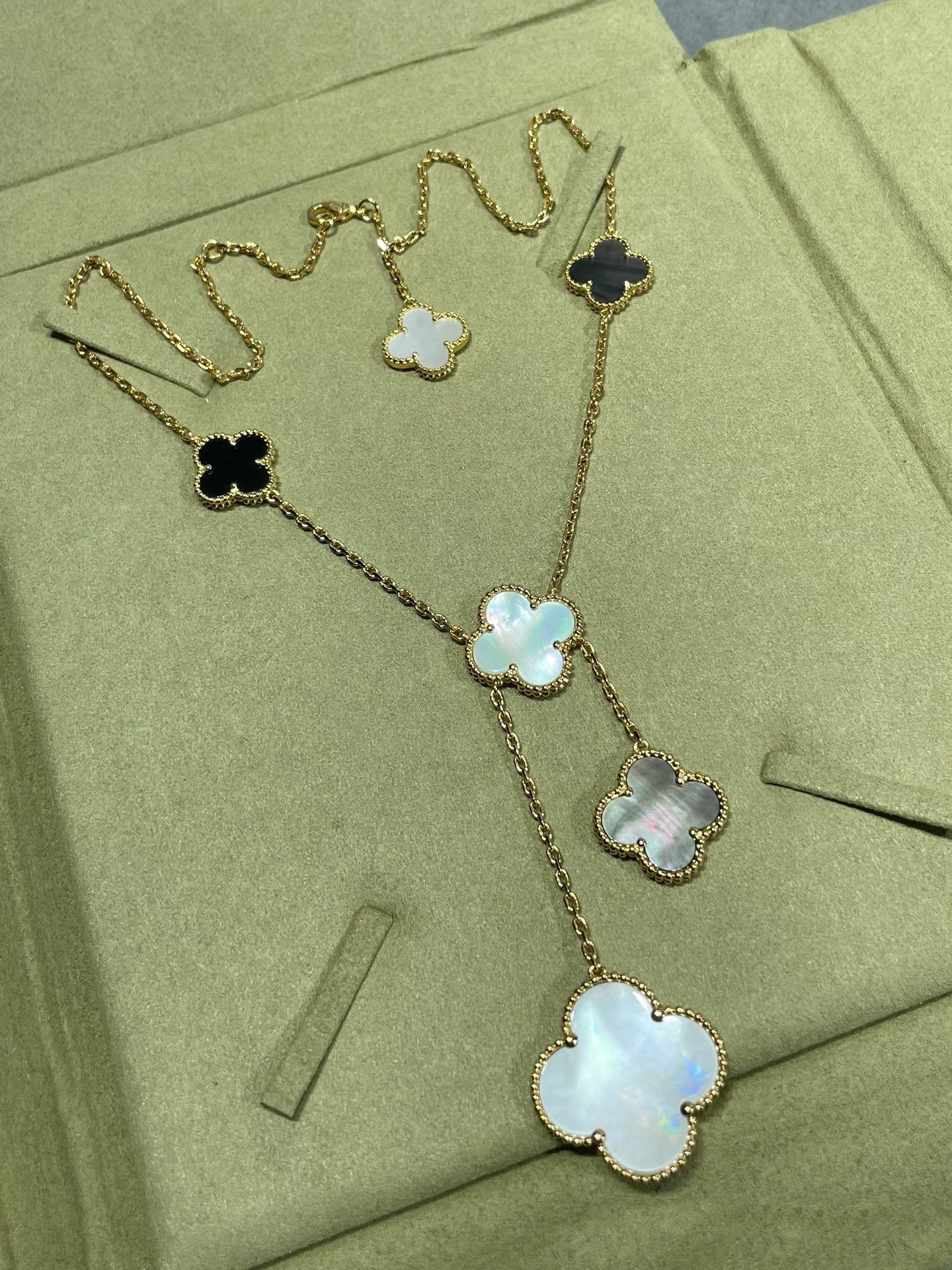 [Luxe Jewelry]CLOVER 6 MOTIF MOP ONYX GOLD NECKLACE
