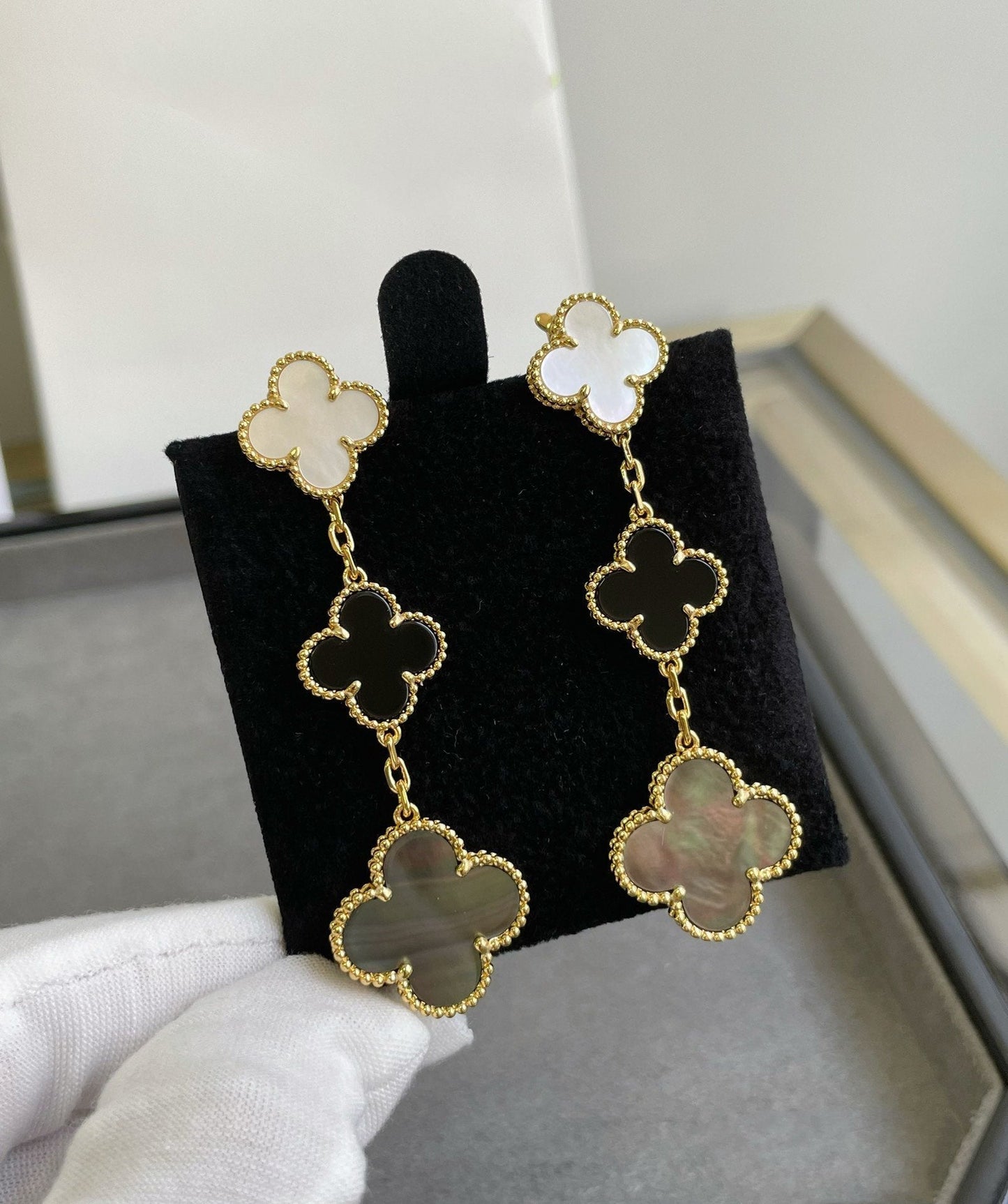 [Luxe Jewelry]CLOVER 3 MOTIF MOP ONYX DARK MOP PINK GOLD EARRINGS