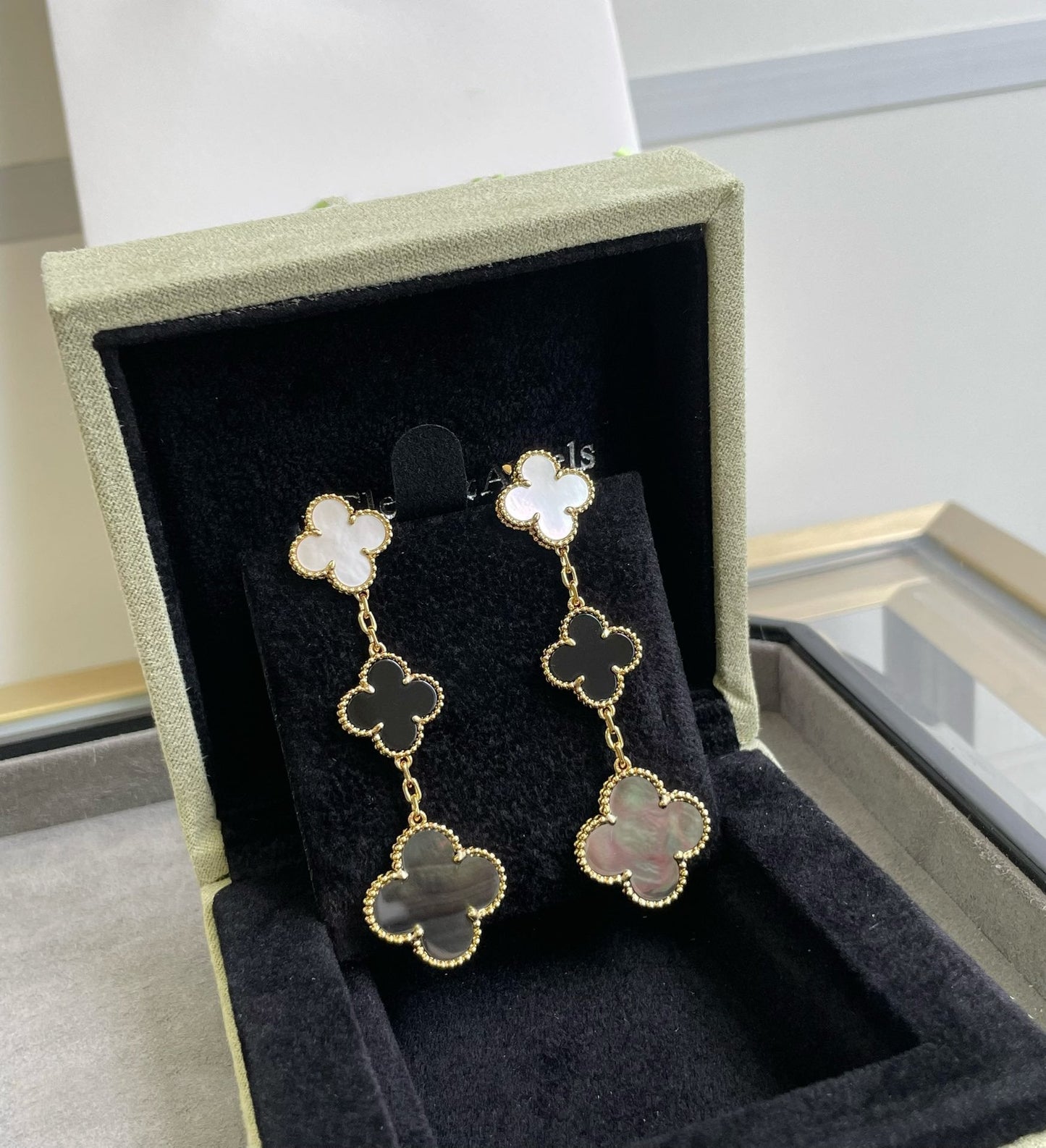 [Luxe Jewelry]CLOVER 3 MOTIF MOP ONYX DARK MOP PINK GOLD EARRINGS