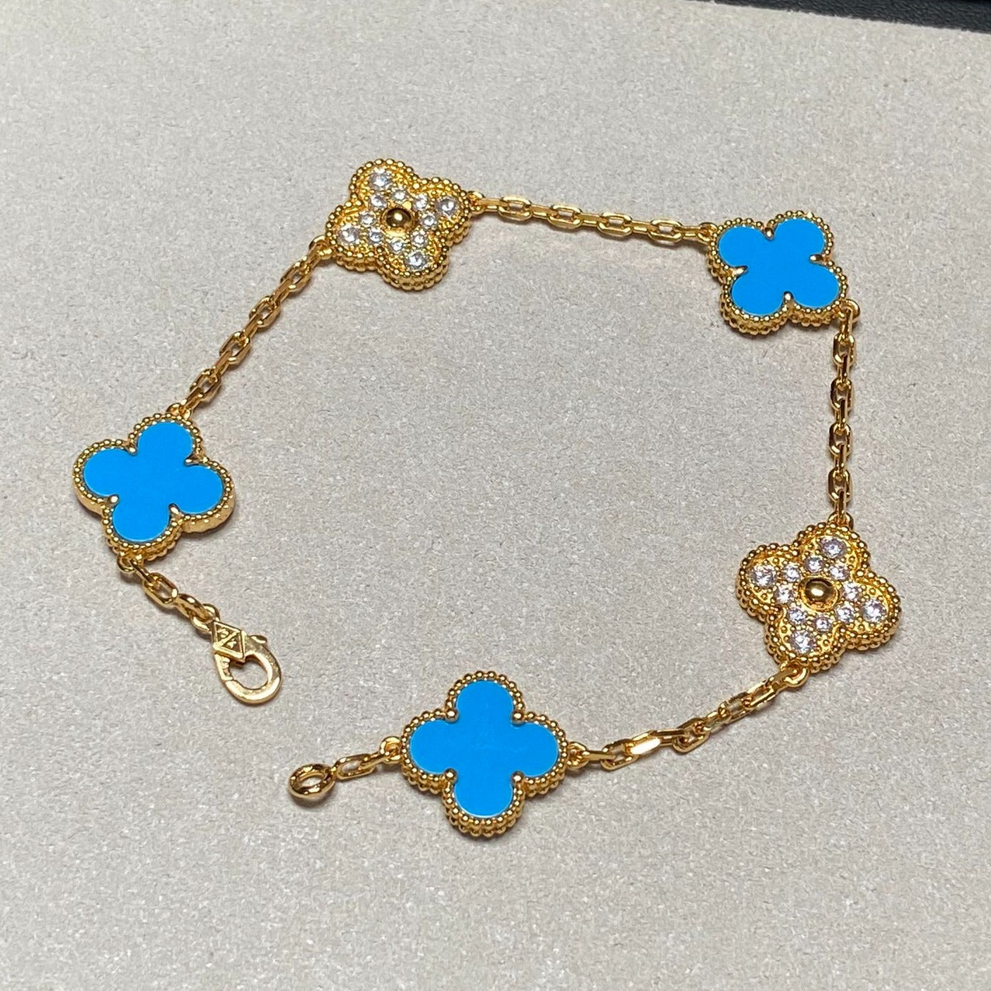 [Luxe Jewelry]CLOVER 5 MOTIF BLUE CHALCEDONY DIAMOND GOLD BRACELET