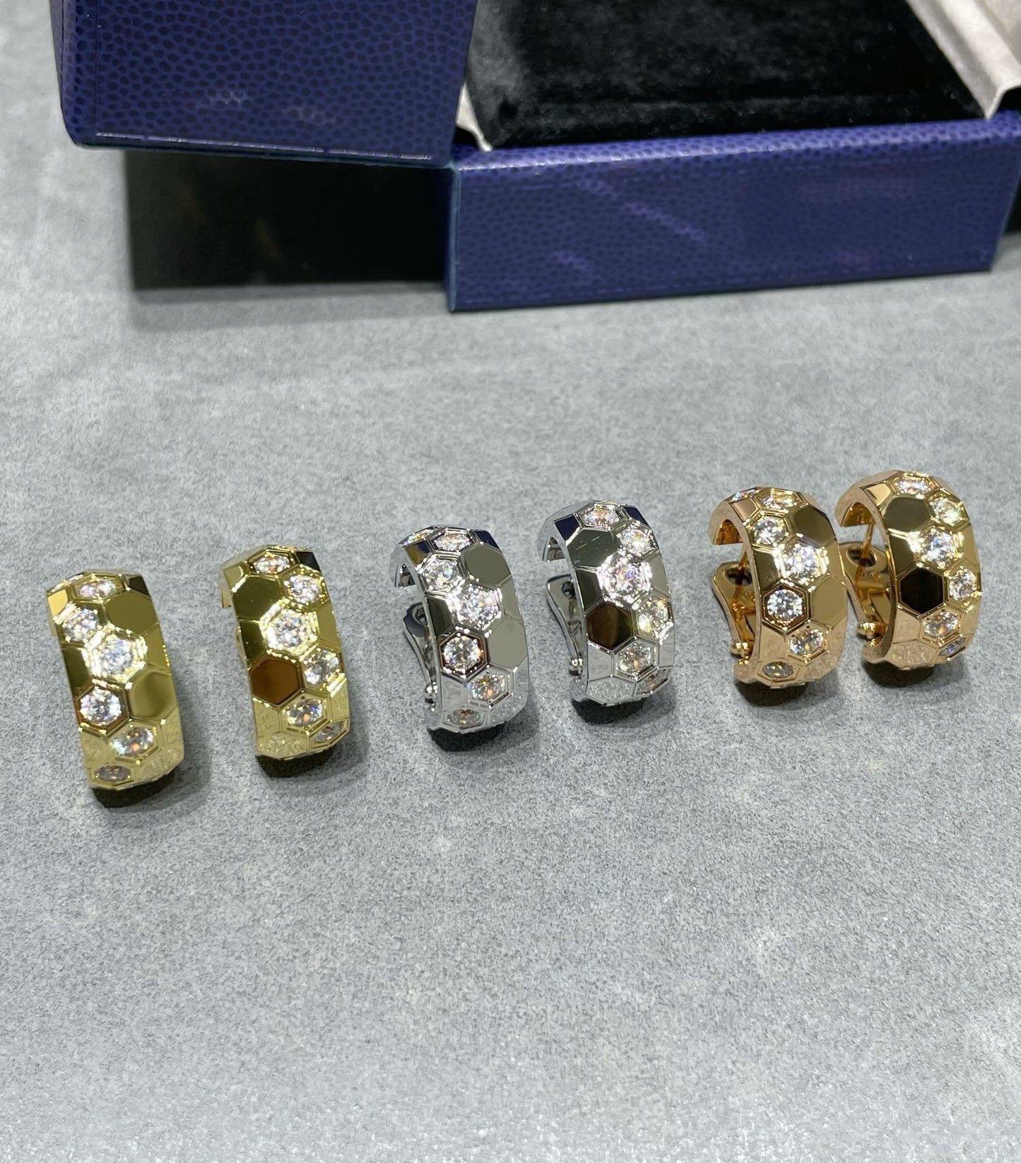 [Luxe Jewelry]BEE LOVE DIAMOND HOOP EARRINGS