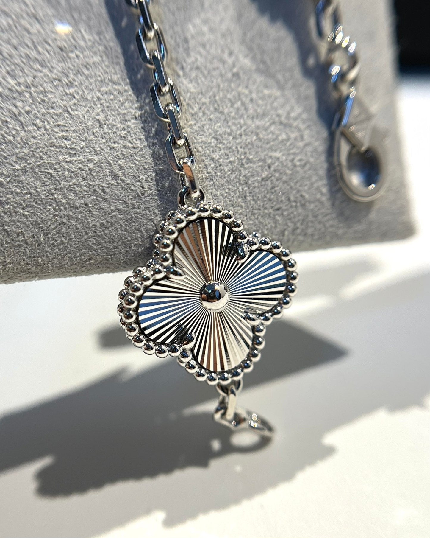 [Luxe Jewelry]CLOVER 5 MOTIF SILVER DIAMOND BRACELET