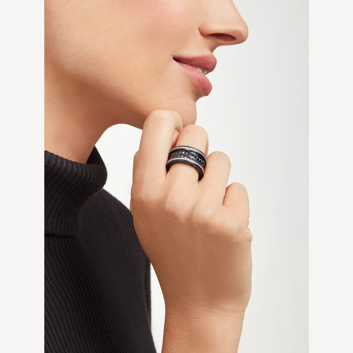 [Luxe Jewelry]ZERO 1 ROCK FOUR-BAND BLACK CERAMIC WITH STUDDED SPIRAL AND PAVED DIAMONDS RING