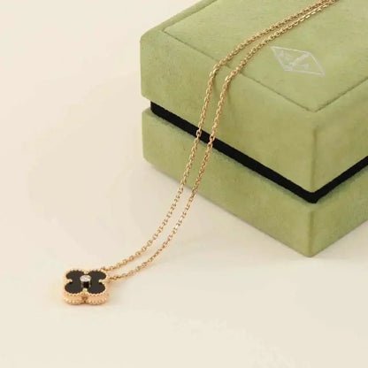 [Luxe Jewelry]CLOVER 15MM DIAMOND ONYX NECKLACE