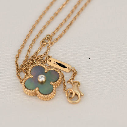 [Luxe Jewelry]CLOVER 15MM DIAMOND AND MOTHER-OF-GREY NECKLACE