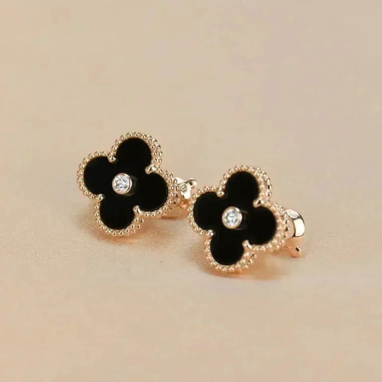 [Luxe Jewelry]CLOVER MEDIUM 1 MOTIFS ONYX DIAMOND EARRINGS