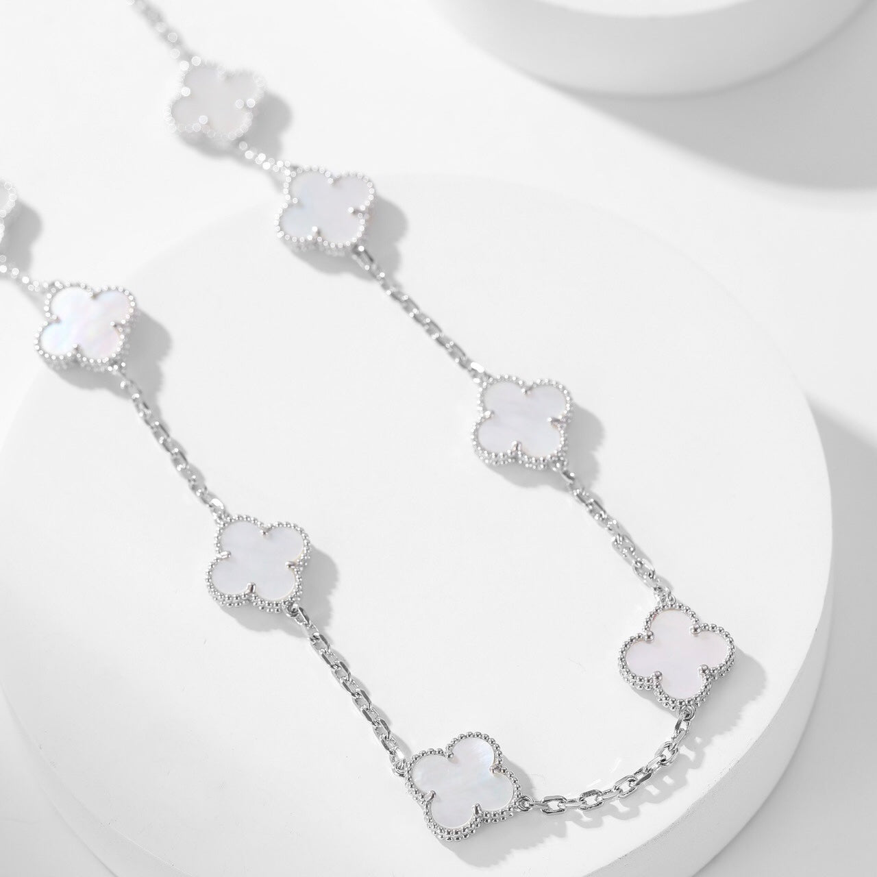 [Luxe Jewelry]CLOVERS THE 10-MOTIFS WHITE MOTHER OF PEARL NECKLACE