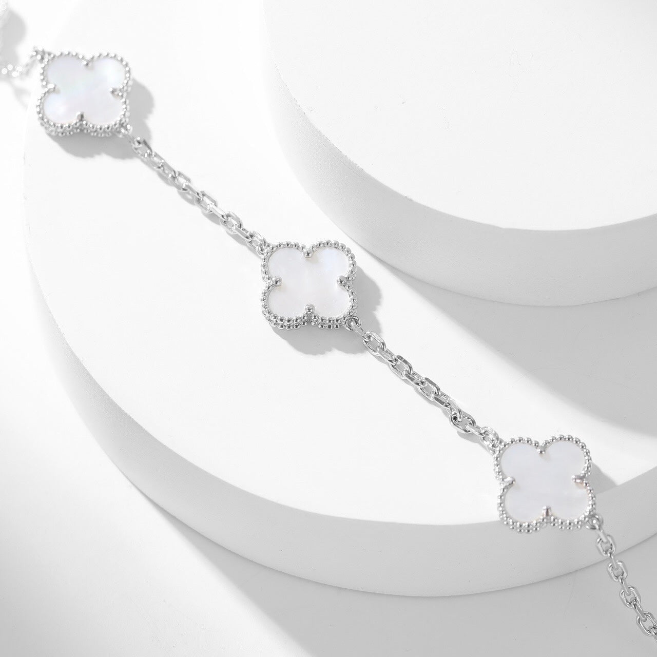 [Luxe Jewelry]CLOVERS THE 10-MOTIFS WHITE MOTHER OF PEARL NECKLACE