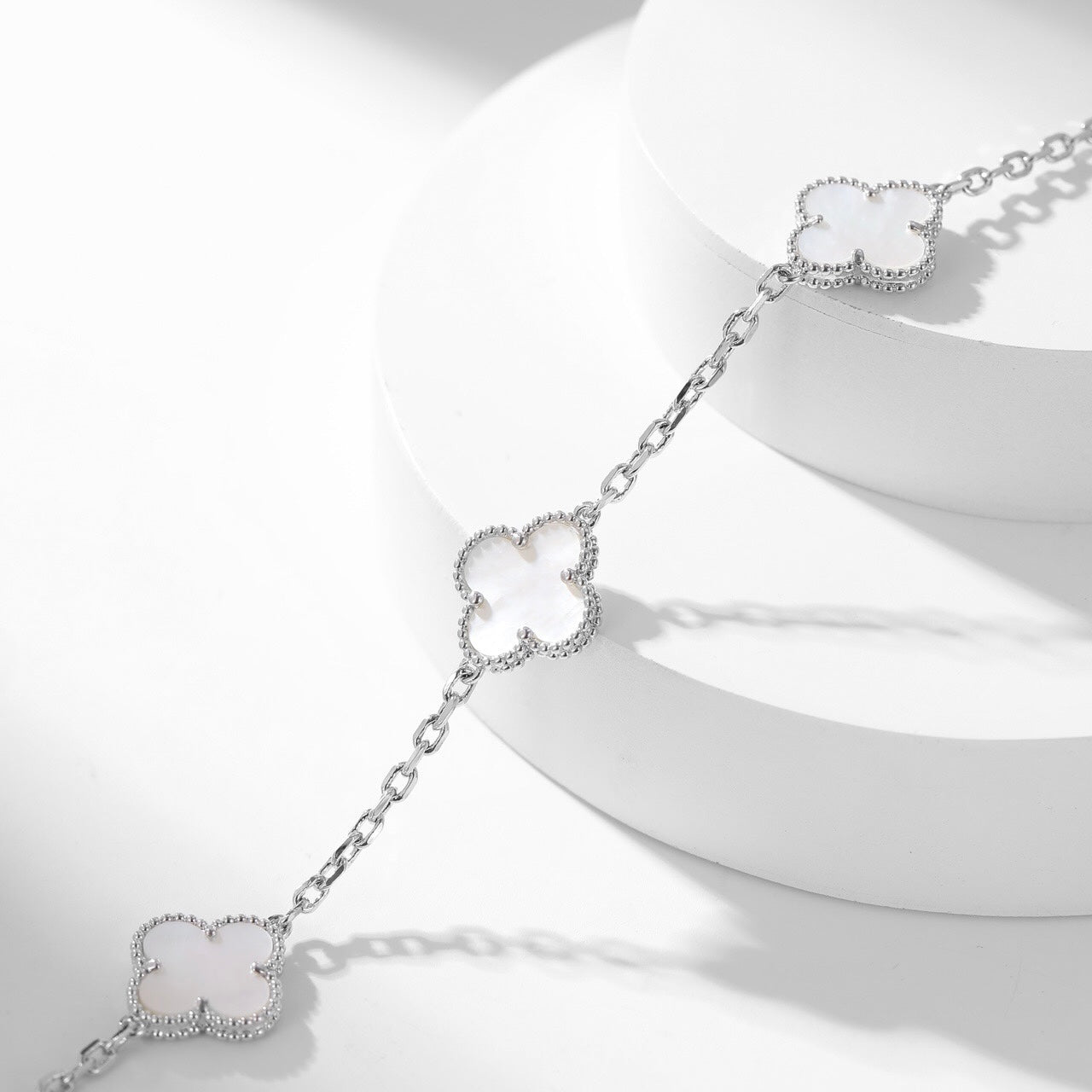 [Luxe Jewelry]CLOVERS THE 10-MOTIFS WHITE MOTHER OF PEARL NECKLACE