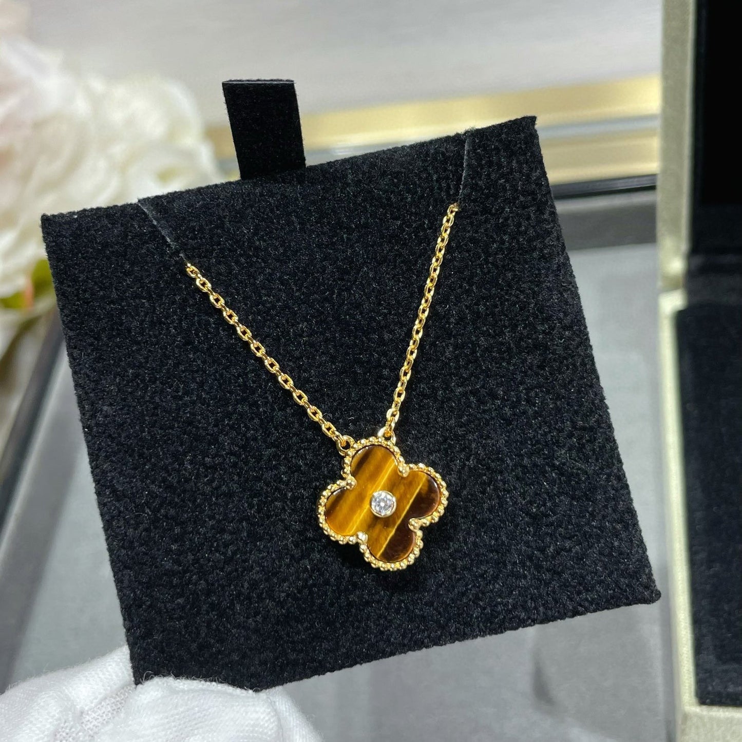 [Luxe Jewelry]CLOVER 15MM DIAMOND AND YELLOW TIGER'S EYE AGATE necklace