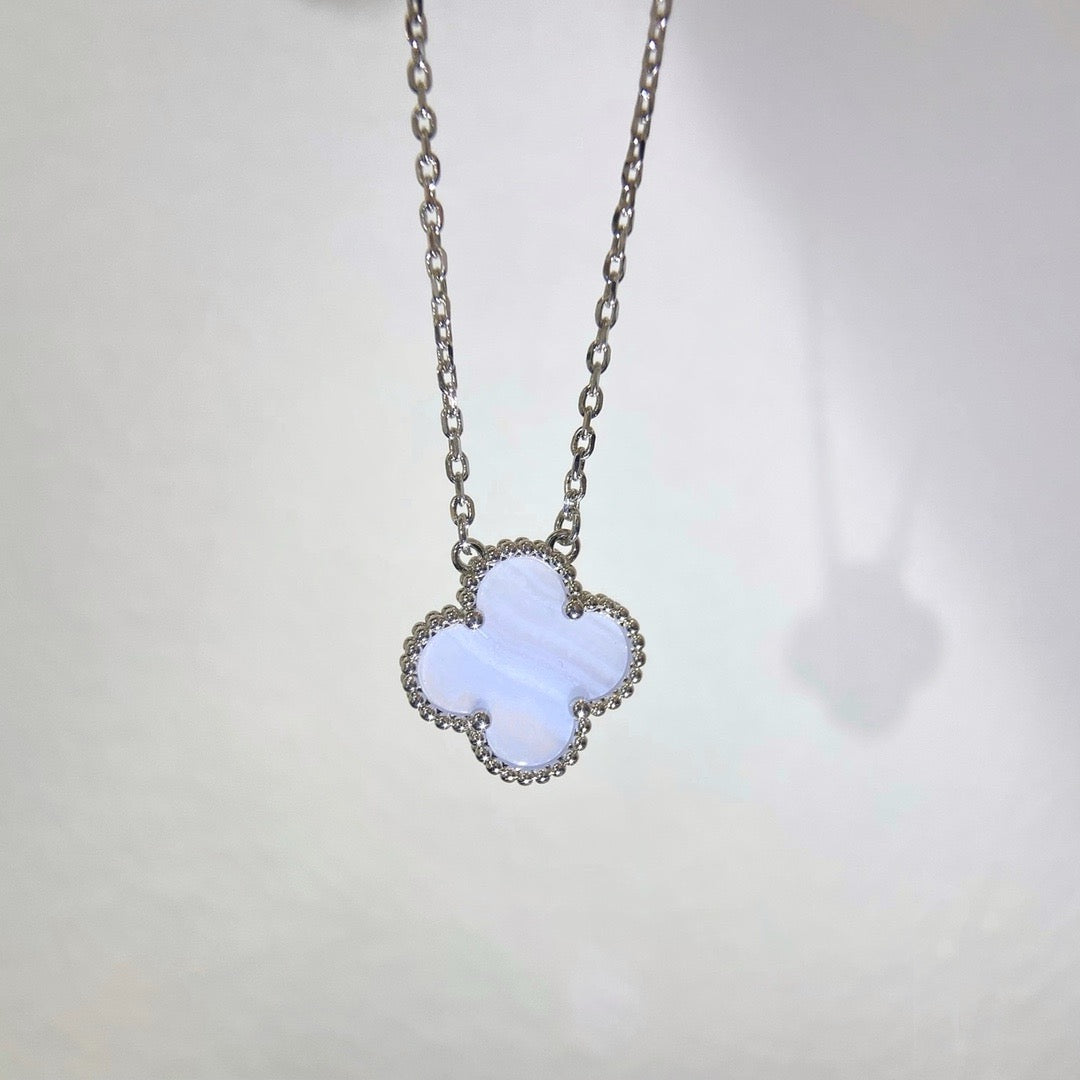 [Luxe Jewelry]CLOVER 15MM BLUE CHALCEDONY NECKLACE SILVER