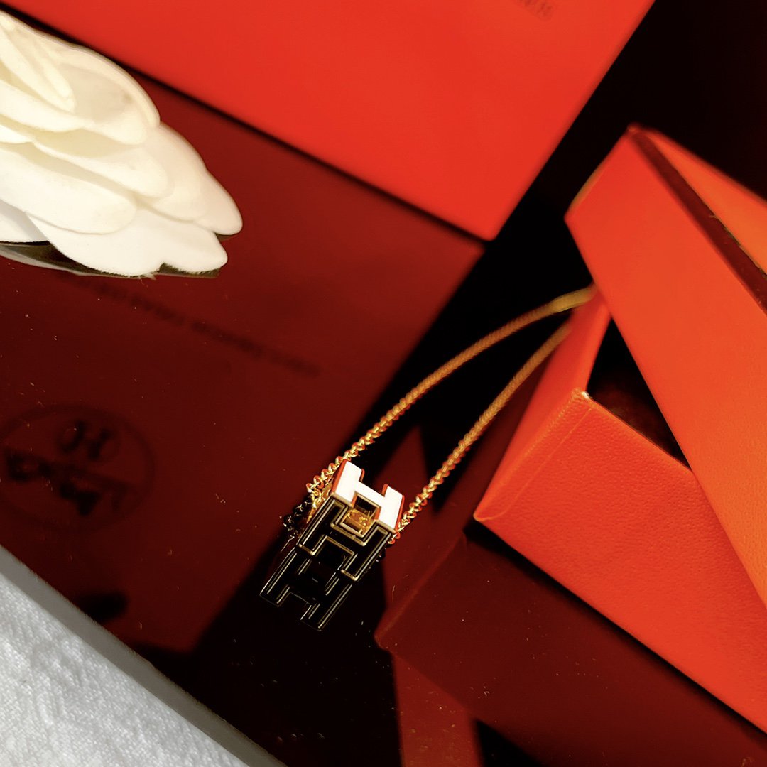 [Luxe Jewelry]H WHITE SQUARE GOLD NECKLACE