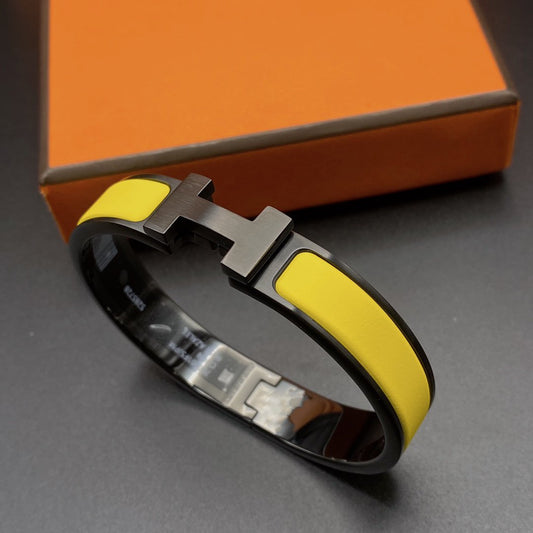 [Luxe Jewelry]CLIC HM SO BLACK YELLOW BRACELET