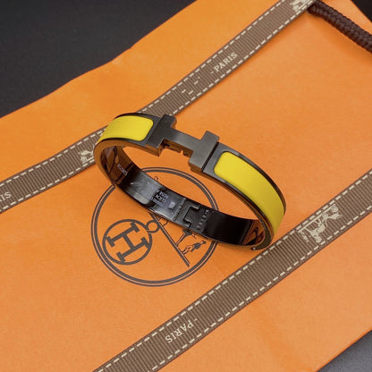 [Luxe Jewelry]CLIC HM SO BLACK YELLOW BRACELET