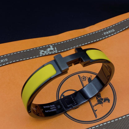 [Luxe Jewelry]CLIC HM SO BLACK YELLOW BRACELET