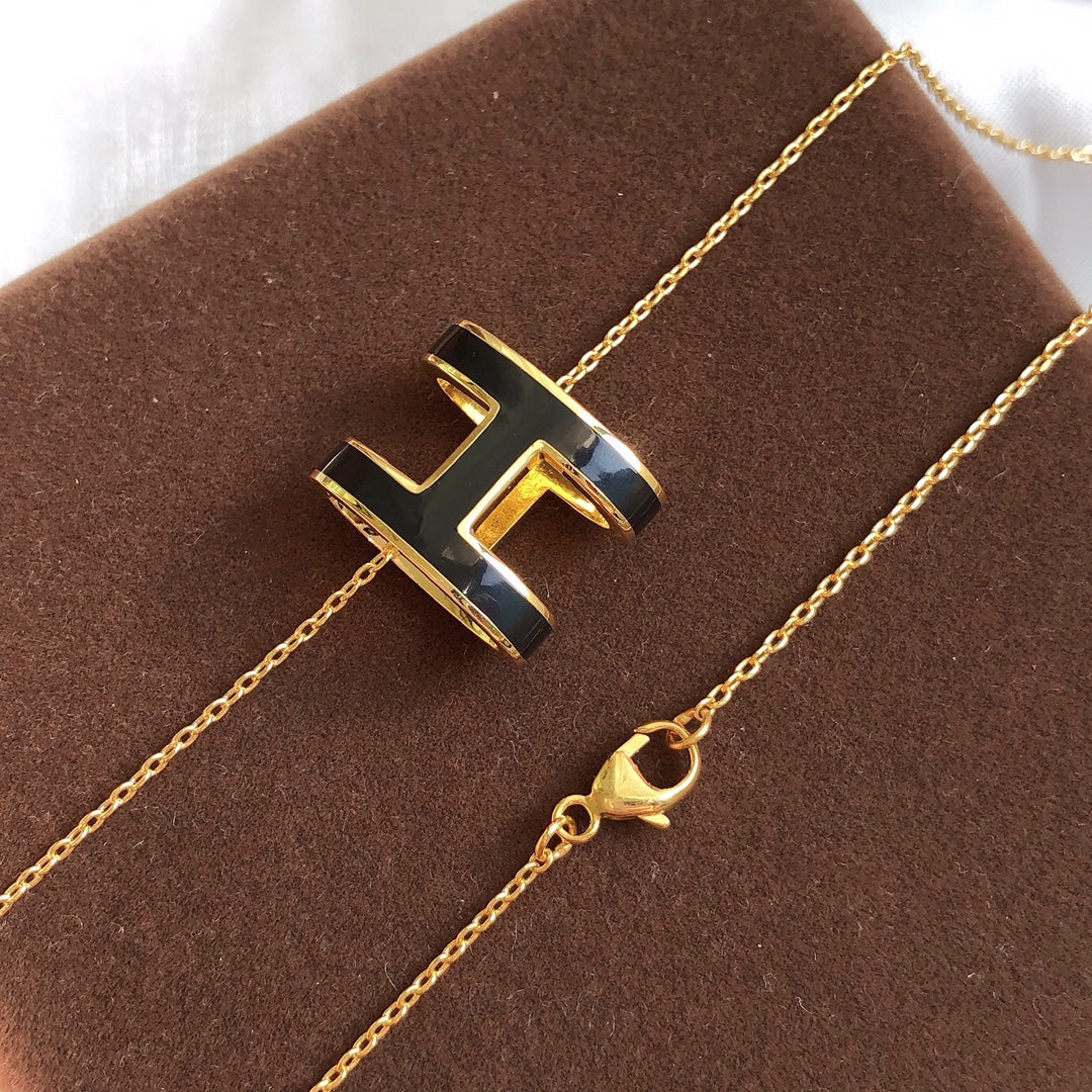[Luxe Jewelry]HM CLIC BLACK ENAMEL GOLD NECKLACE