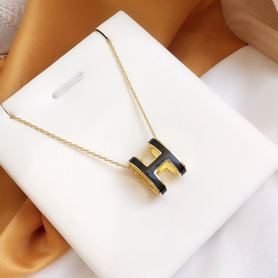 [Luxe Jewelry]HM CLIC BLACK ENAMEL GOLD NECKLACE