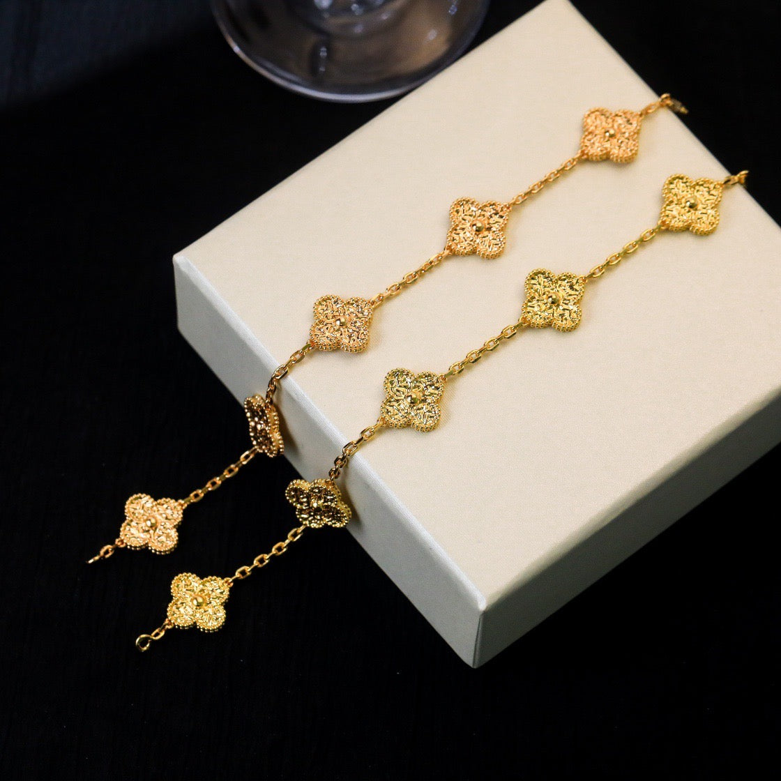 [Luxe Jewelry]CLOVER 5 MOTIFS BRONZING BRACELET