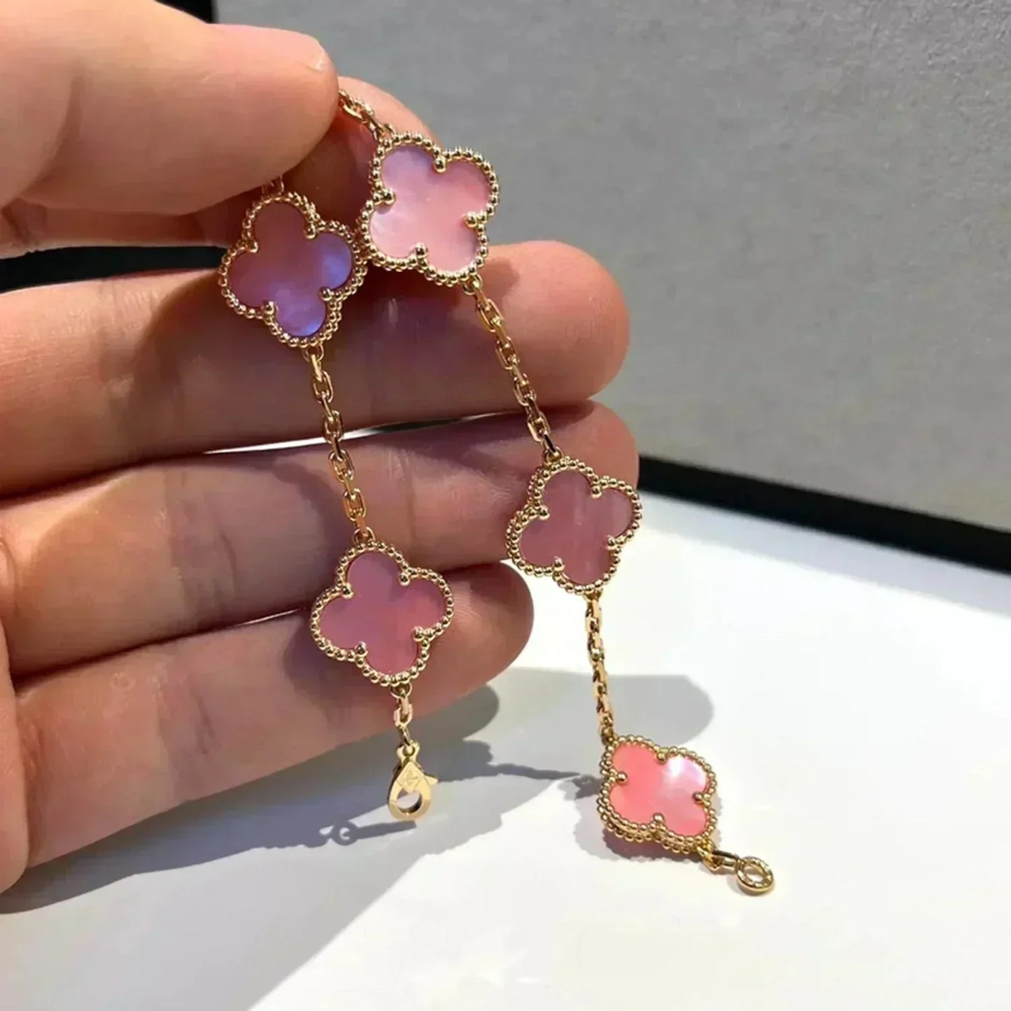 [Luxe Jewelry]CLOVER 5 PINK MOP BRACELET