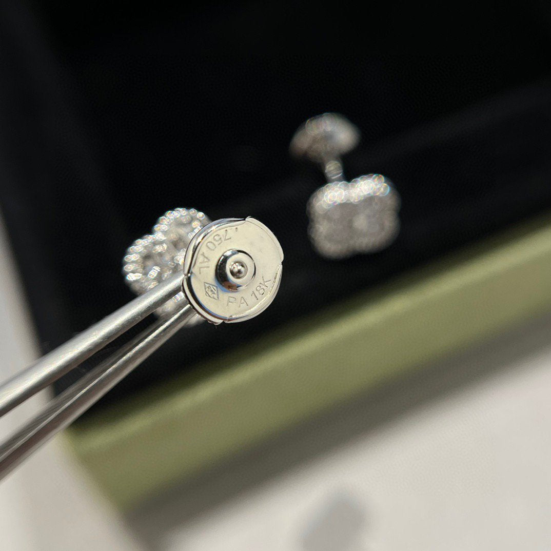 [Luxe Jewelry]CLOVER MINI DIAMOND STUD EARRINGS