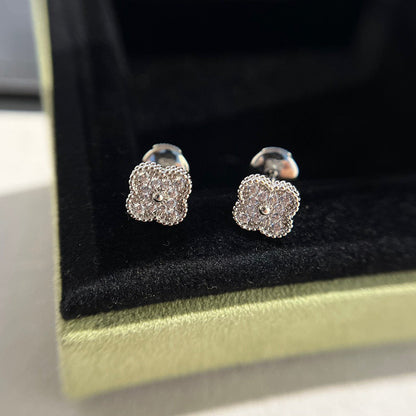 [Luxe Jewelry]CLOVER MINI DIAMOND STUD EARRINGS