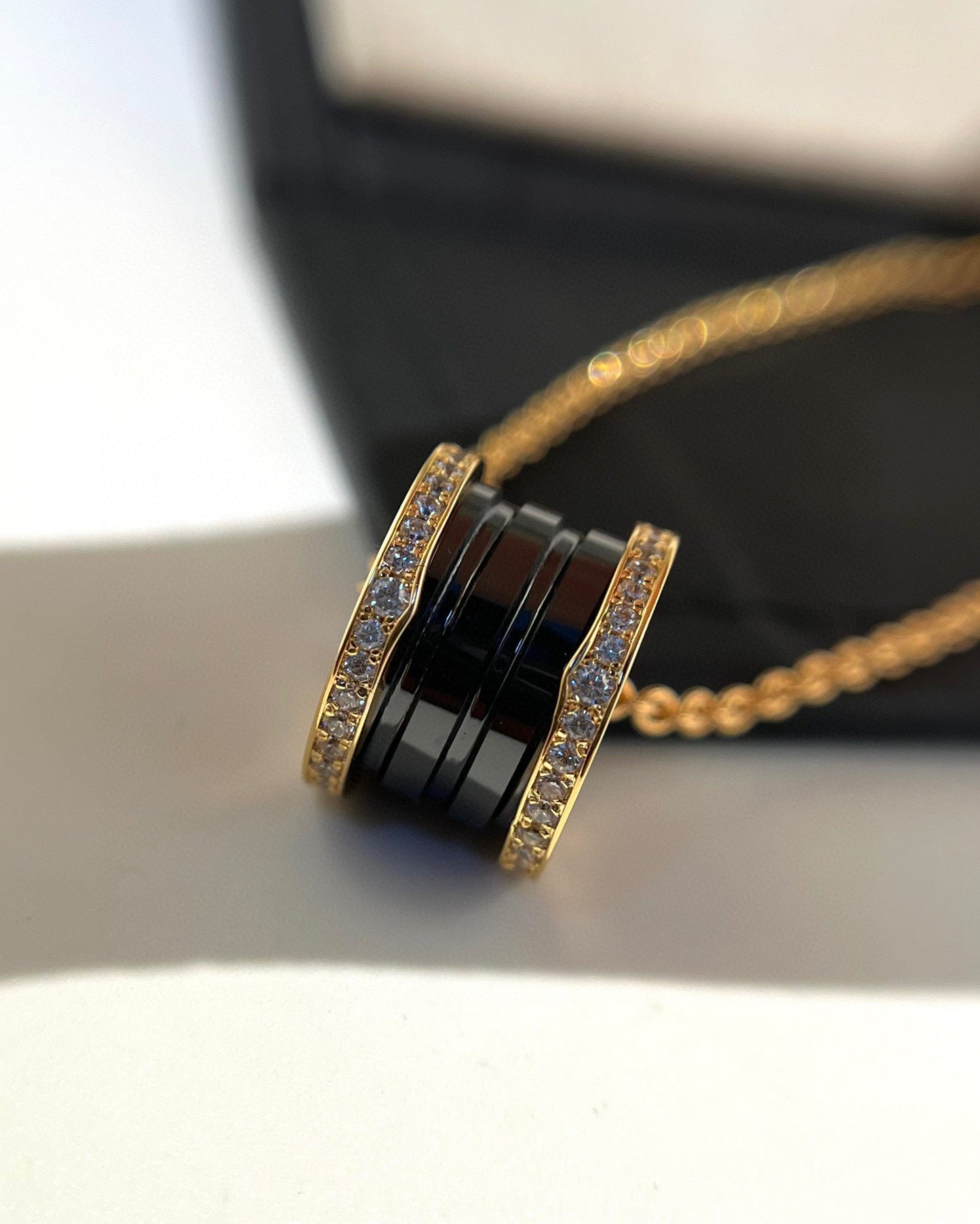 [Luxe Jewelry]ZERO 1 BLACK CERAMIC DIAMOND PINK GOLD NECKLACE