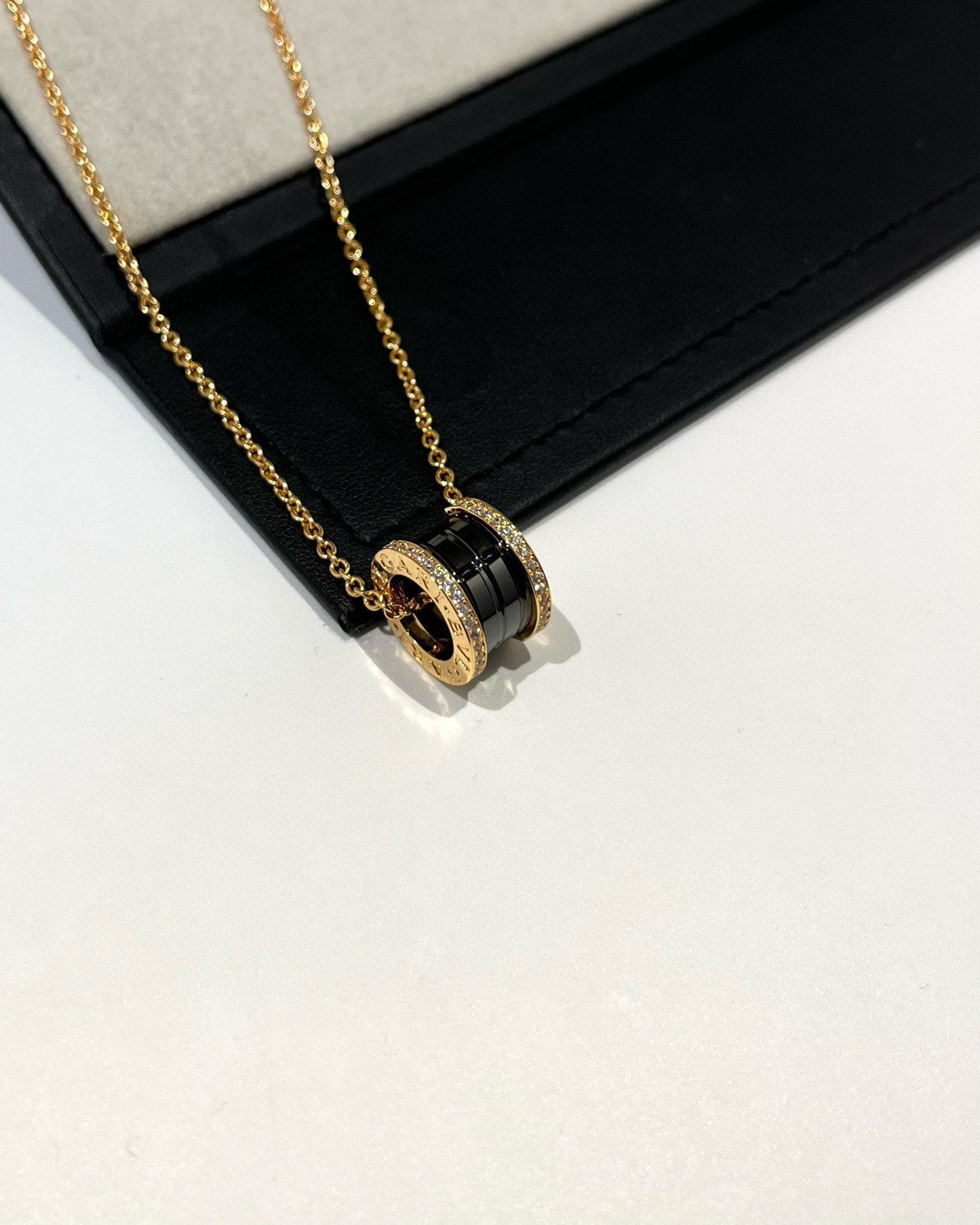 [Luxe Jewelry]ZERO 1 BLACK CERAMIC DIAMOND PINK GOLD NECKLACE