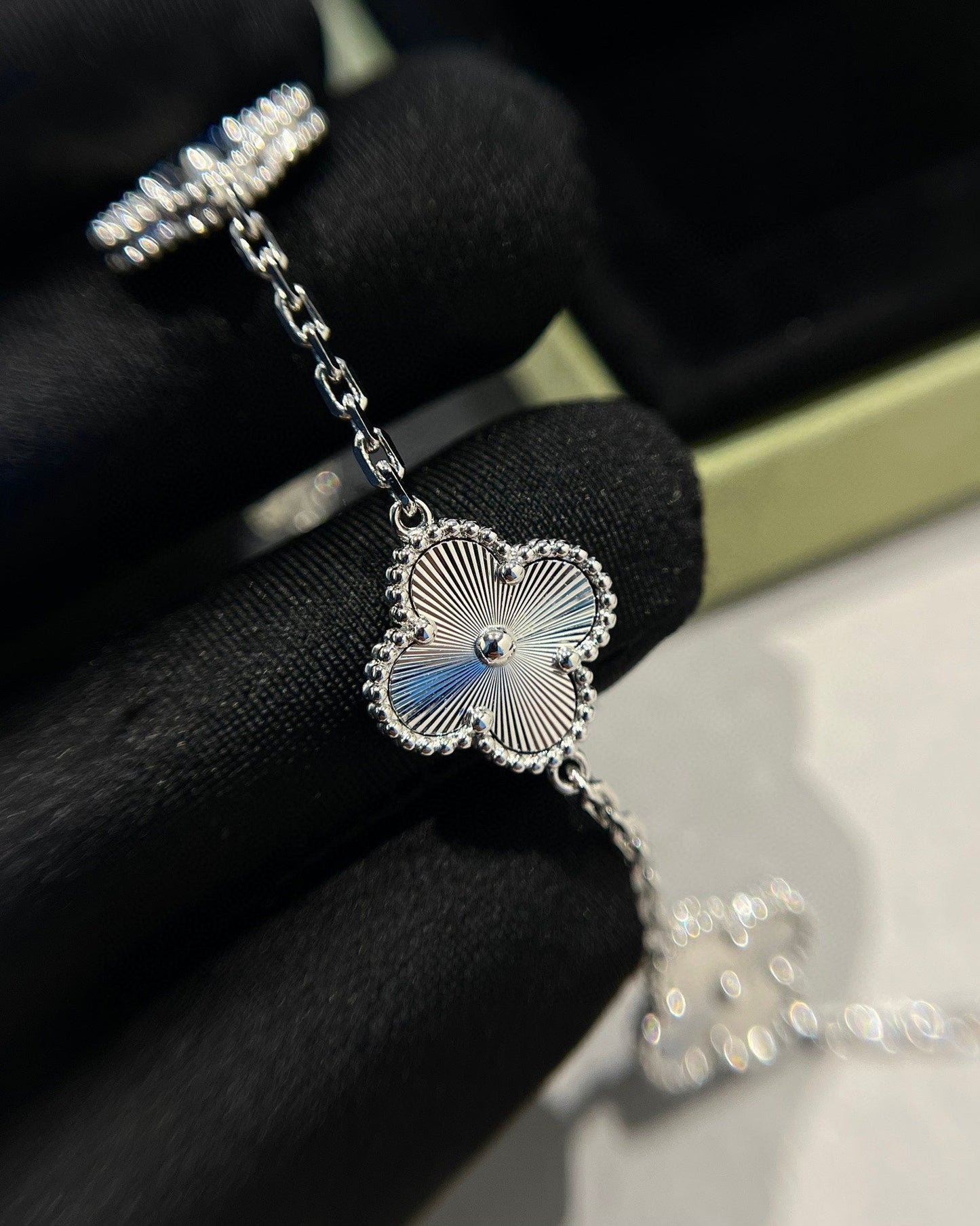 [Luxe Jewelry]CLOVER SILVER 5 MOTIFS BRACELET