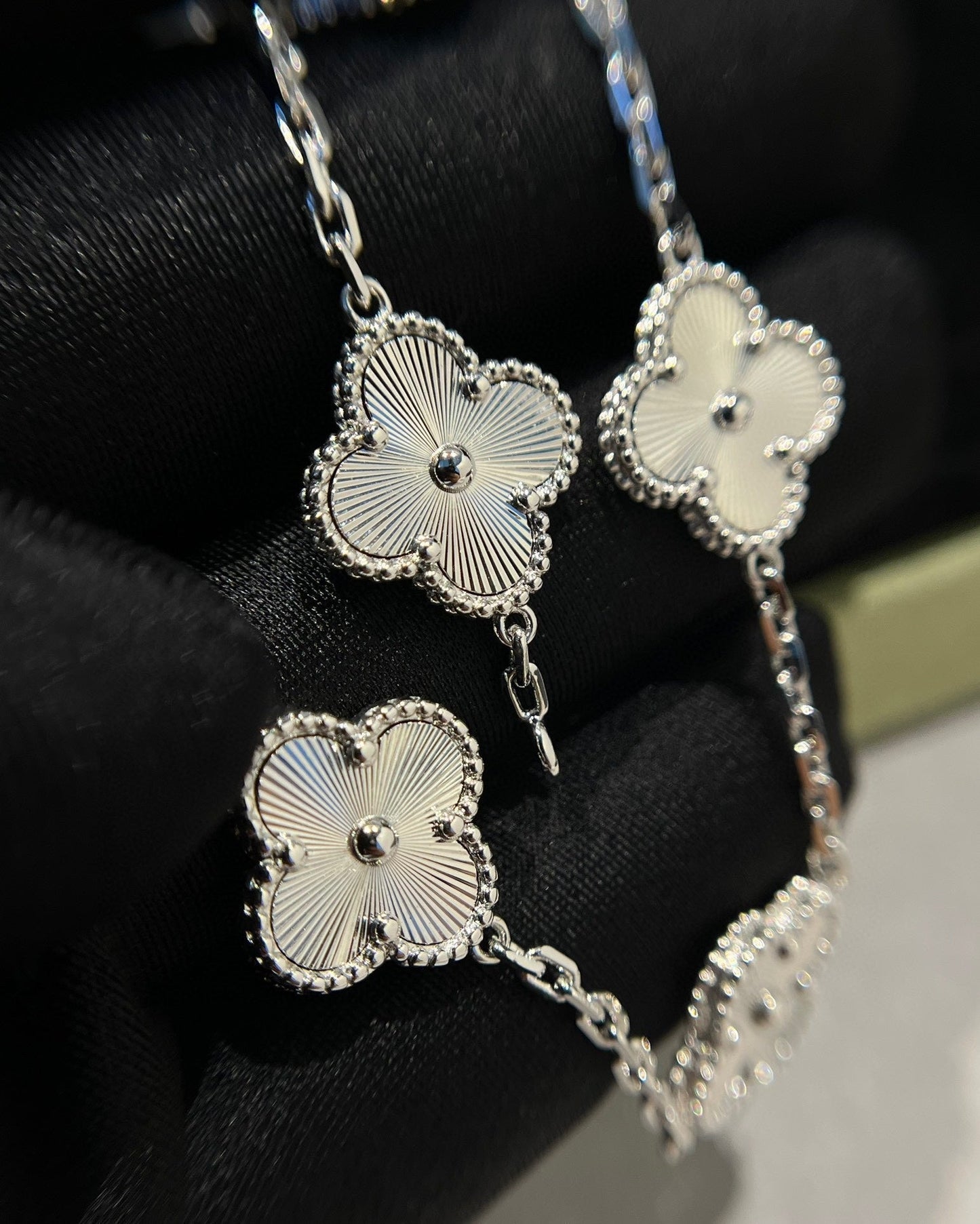 [Luxe Jewelry]CLOVER SILVER 5 MOTIFS BRACELET