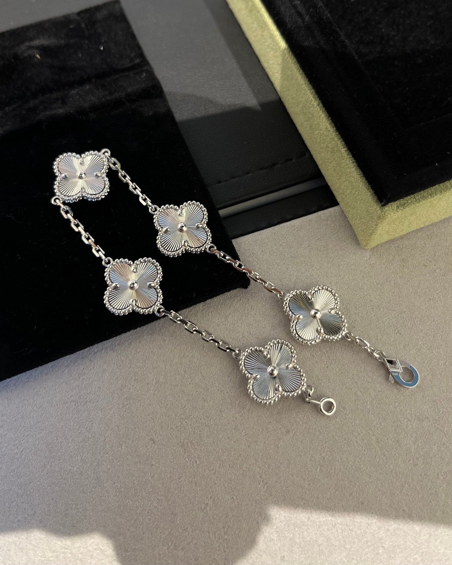 [Luxe Jewelry]CLOVER SILVER 5 MOTIFS BRACELET
