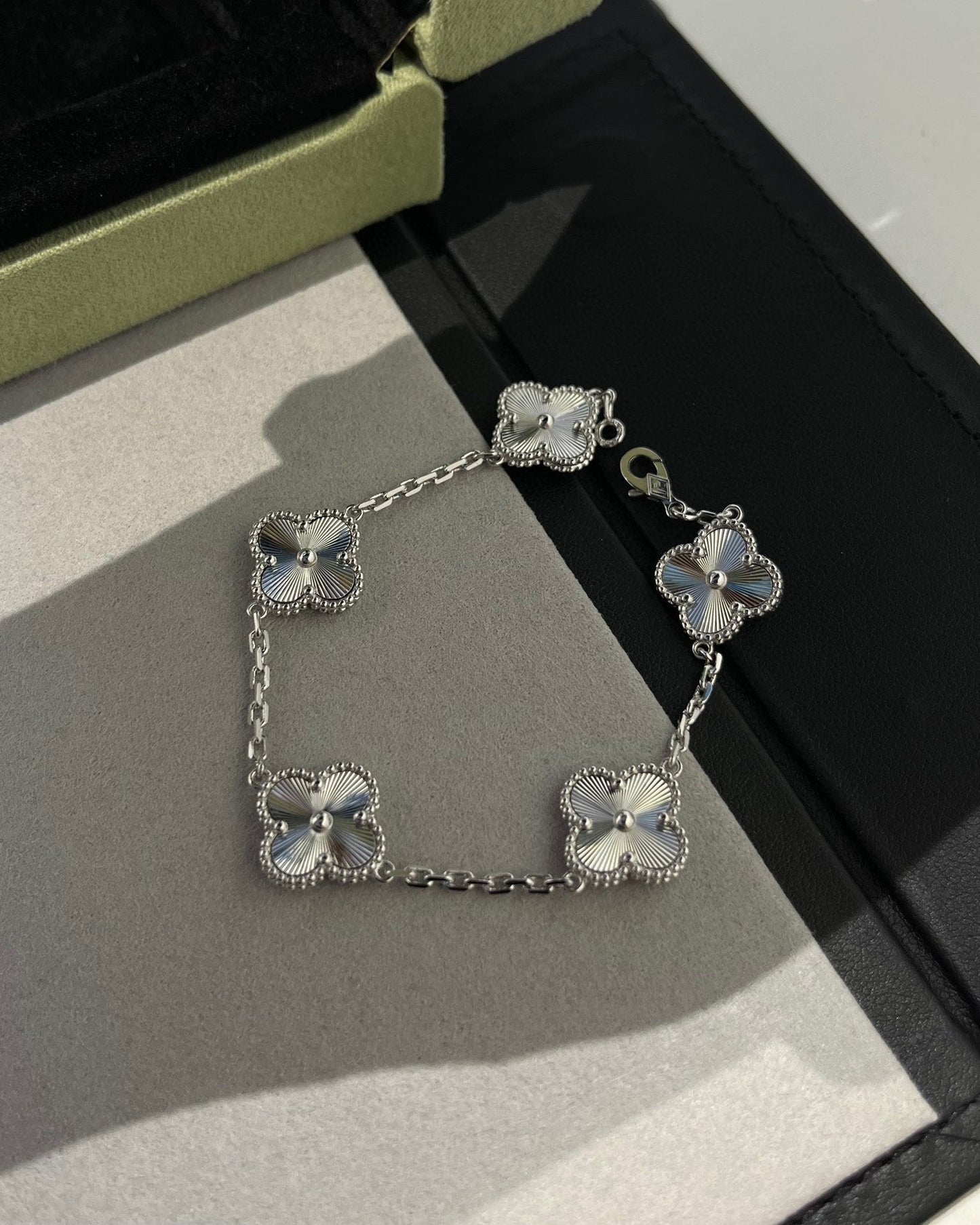 [Luxe Jewelry]CLOVER SILVER 5 MOTIFS BRACELET