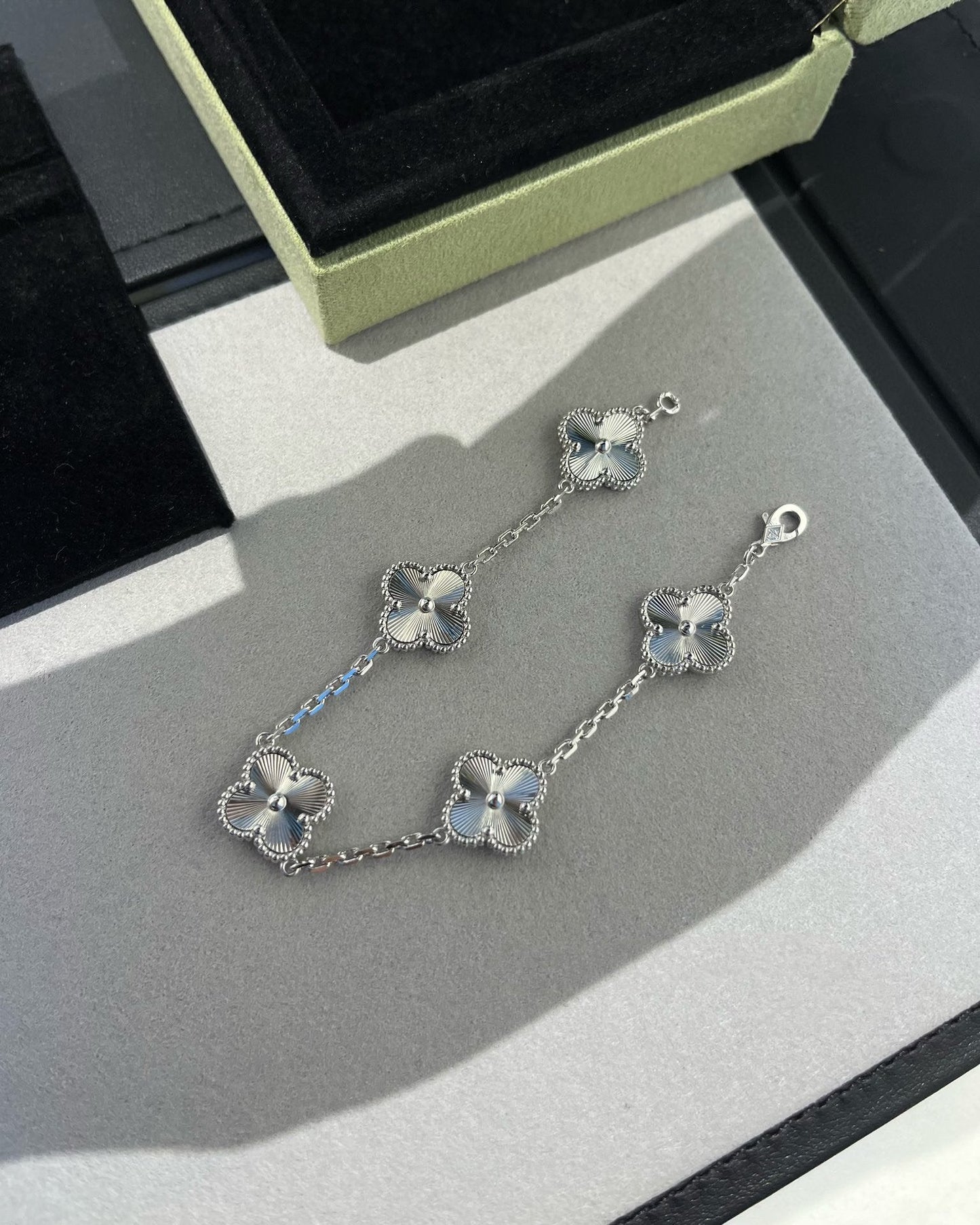 [Luxe Jewelry]CLOVER SILVER 5 MOTIFS BRACELET